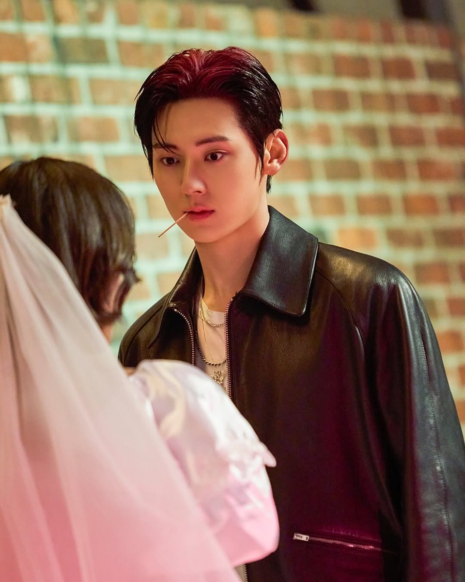 optimusthgml's tweet photo. 소바바 비하인드 사진🫶🏻
황민현 존잘🧡 https://t.co/xXSVH8NlcW