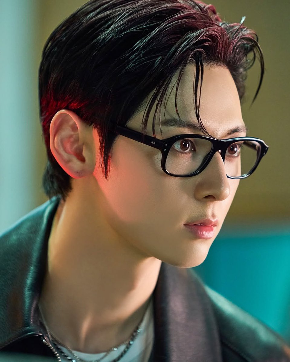 optimusthgml's tweet photo. 소바바 비하인드 사진🫶🏻
황민현 존잘🧡 https://t.co/xXSVH8NlcW