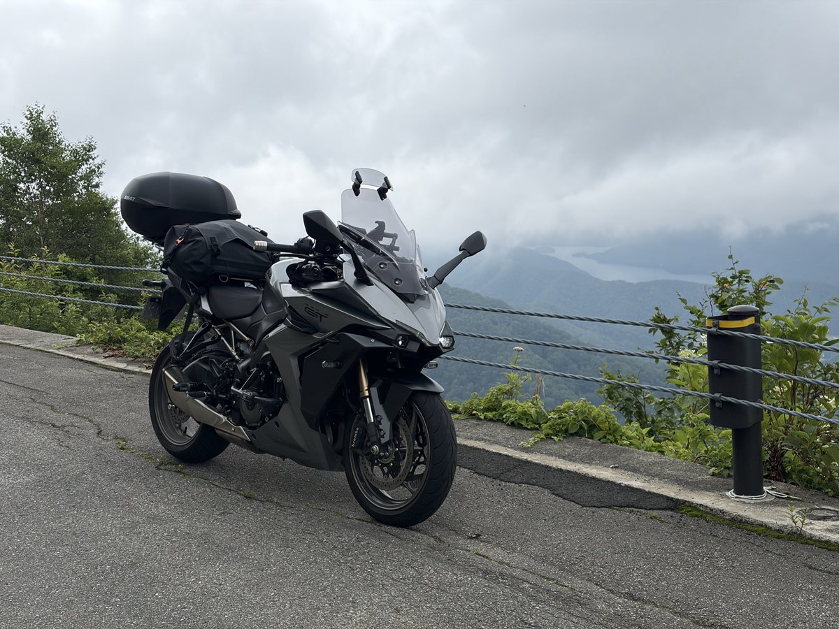 answerer_mrst's tweet photo. 雲しか見えないけど、雨は降ってないので予定通り磐梯吾妻スカイラインへ https://t.co/XZh1ObndDT