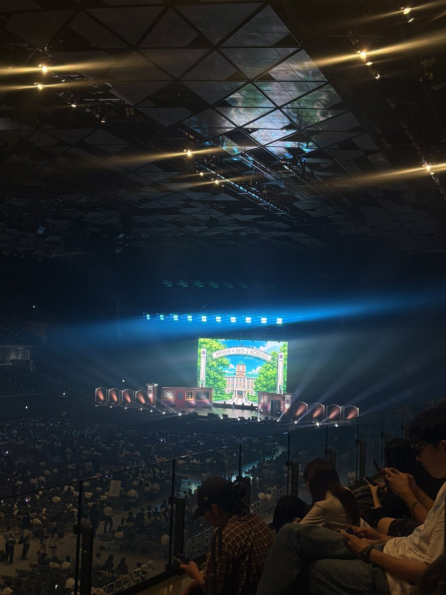 ae_rinablu's tweet photo. 4階やっほーい‼️‼️‼️‼️ https://t.co/dUplpzZRB9