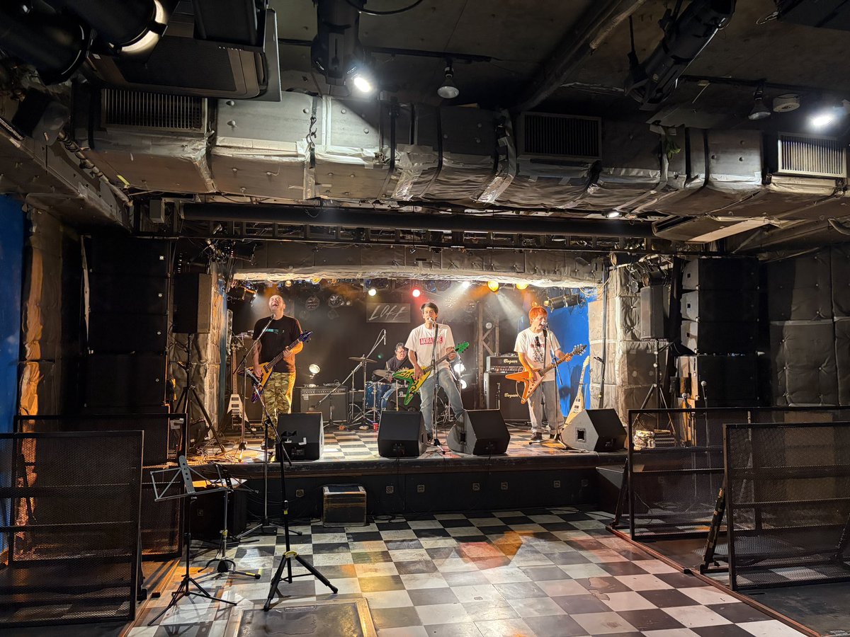 INDIANHi1997's tweet photo. ファストなアイツ駆け抜ける!
この後18:50〜
JUNIOR30周年でIN-HI 20年振りの新宿LOFT出演です!
物販は数量限定なので、お早めにお買い求めください。
#INHI
#INDIANHi
#JUNIOR
#新宿LOFT https://t.co/aqhxq0Zsj1