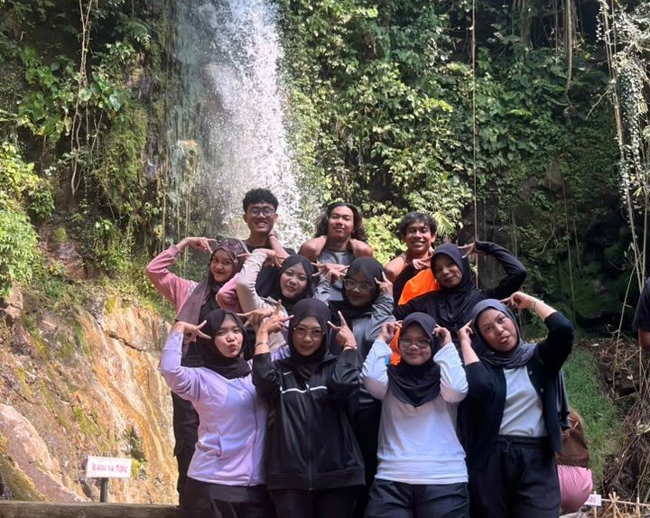 eclippwjae's tweet photo. curug w/takamitruyyy ⅛ nya 🫂💥👀🫶🏻⛲🌴🍀💚 https://t.co/WgjuGOuqLg
