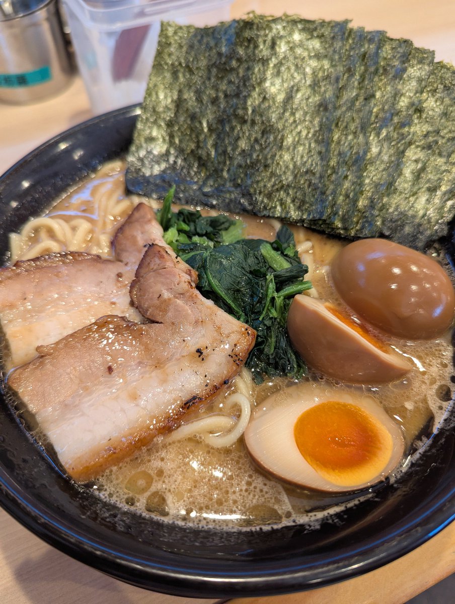 massu816's tweet photo. 家系ラーメン https://t.co/76q4b9EpXW