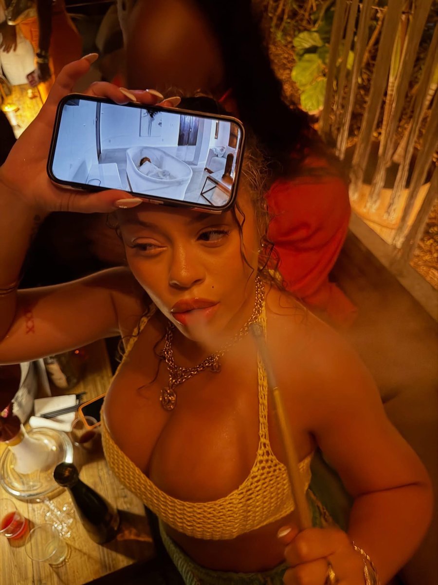 itssthyherinme's tweet photo. Definition of a mommy first then a bad btch afterwards 😍🥱 https://t.co/71IZK5gtBJ