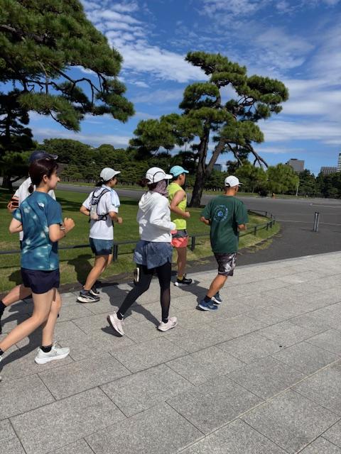runsta's tweet photo. 7月26日(日) 7:30スタート「ランステ 皇居ペース走 20キロ＋α」 レイトエントリー受付中！https://t.co/tNiWrCJjYZ
#ヒビヤライド #HOKA #皇居ラン #ペース走 https://t.co/a5LAVKAUb2