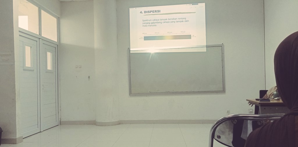 axrite's tweet photo. sebenernya lebih suka kelas pagi gini daripada kelas siang; https://t.co/vPH1j2Oavf