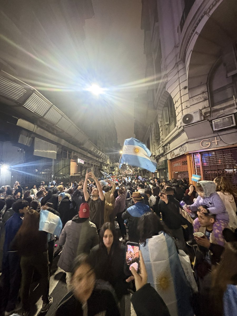 nachoeme's tweet photo. Salimos segundos…no te das una puta idea de lo q sería si éramos bicampeones 😌
Te amo Argentina, te amo albiceleste de mi alma!!!! https://t.co/5BCKJgAPJO