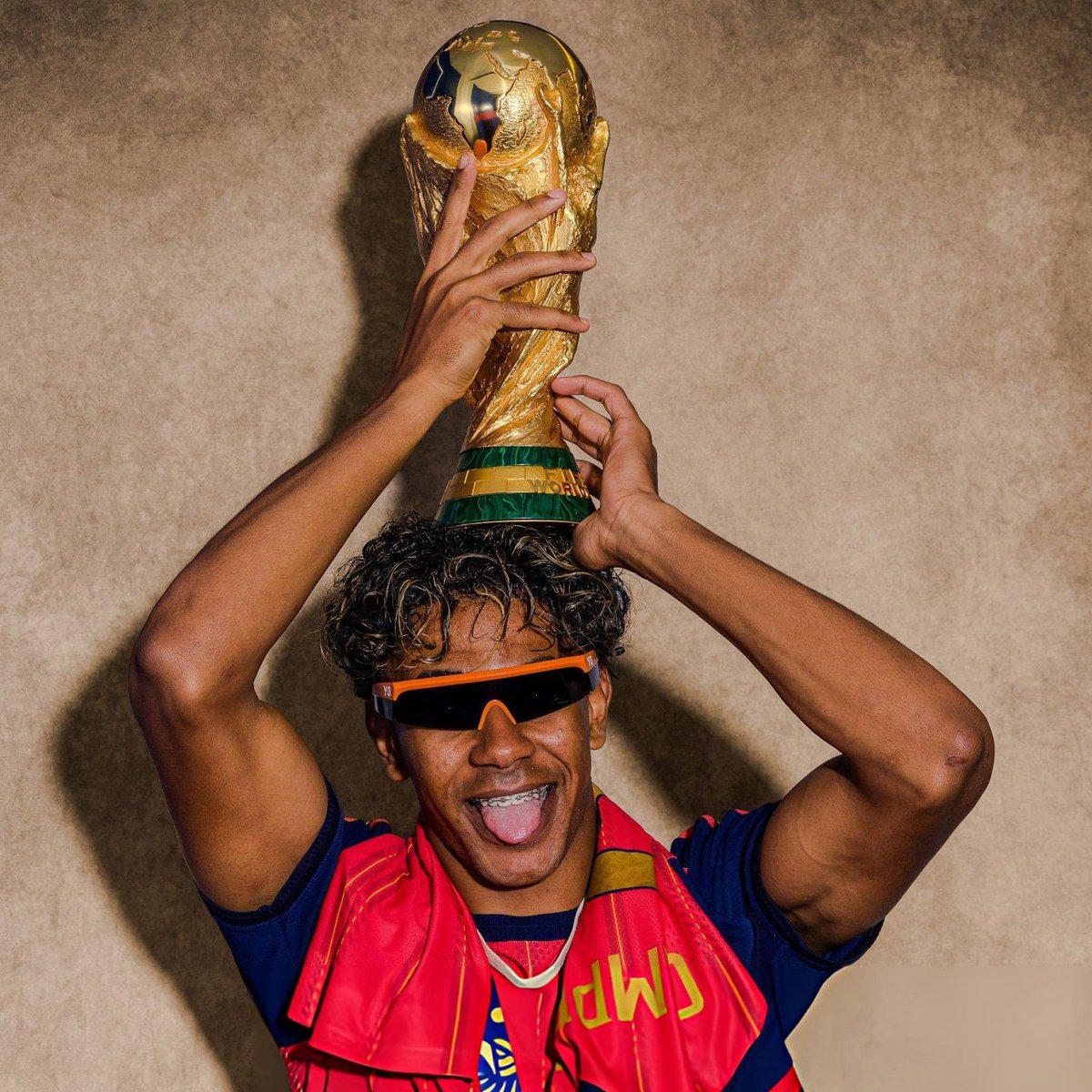 BarcaUniversal's tweet photo. World Cup champion at 19.

INSANE. https://t.co/4diMpCZUix