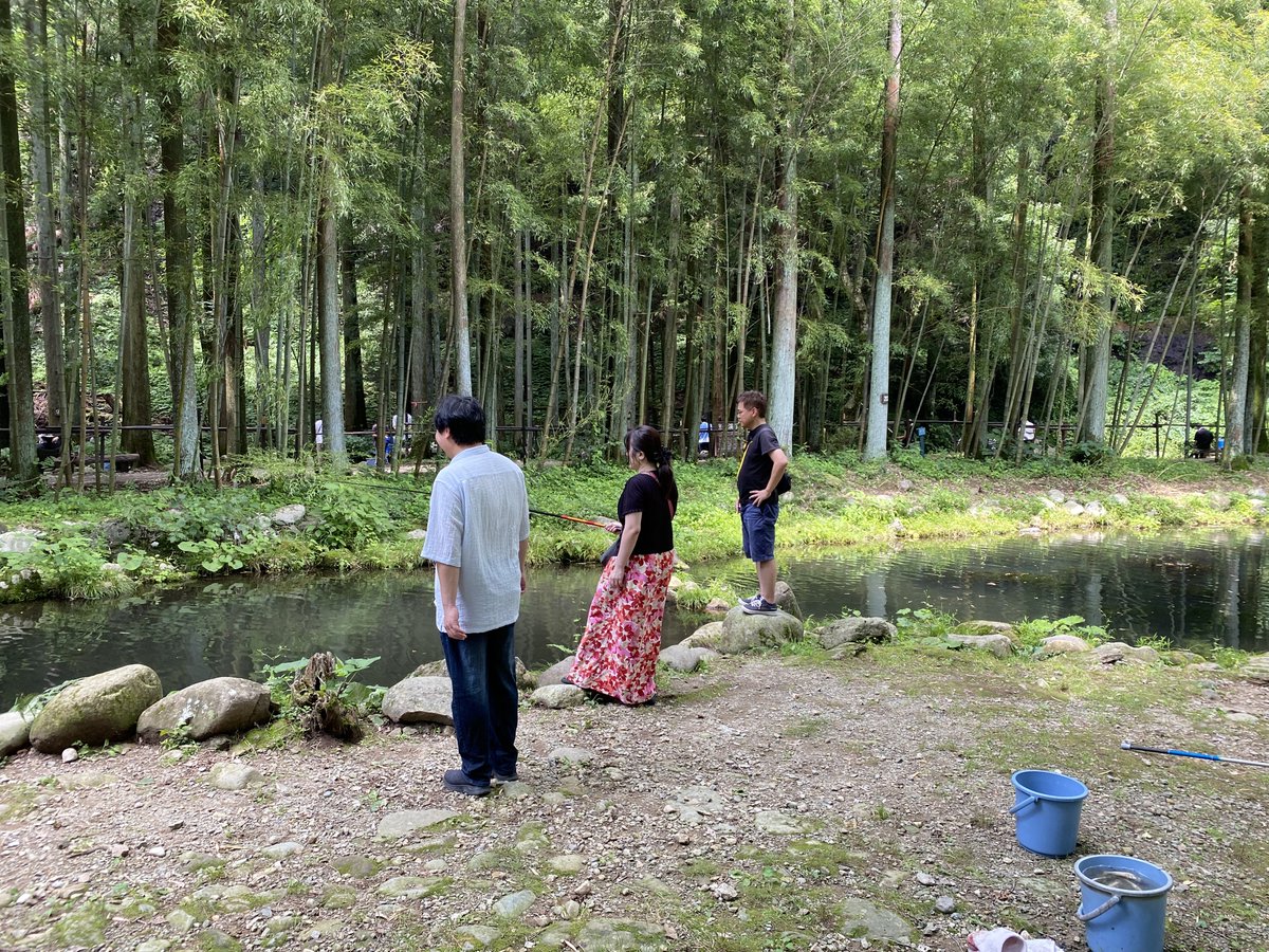 mu_tsutsumi_com's tweet photo. 那須フィッシュランドへ！

前回ボウズのお二人も山ほど釣れててニッコリ🎣 https://t.co/USM8wVk7mI