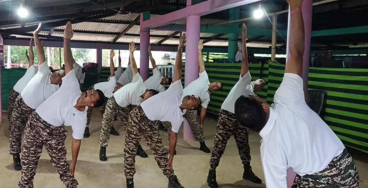 2Diphu's tweet photo. The rain was pouring in Jiribam, Manipur, but the josh of 20 Bn CRPF jawans was unwavering.
They welcomed the morning with yoga, proving discipline has no off-season. Fit for duty, rain or shine! 💪
#CRPF #20Bn #MorningYoga #Discipline #Manipur #InUniform https://t.co/dszxRXNVwg