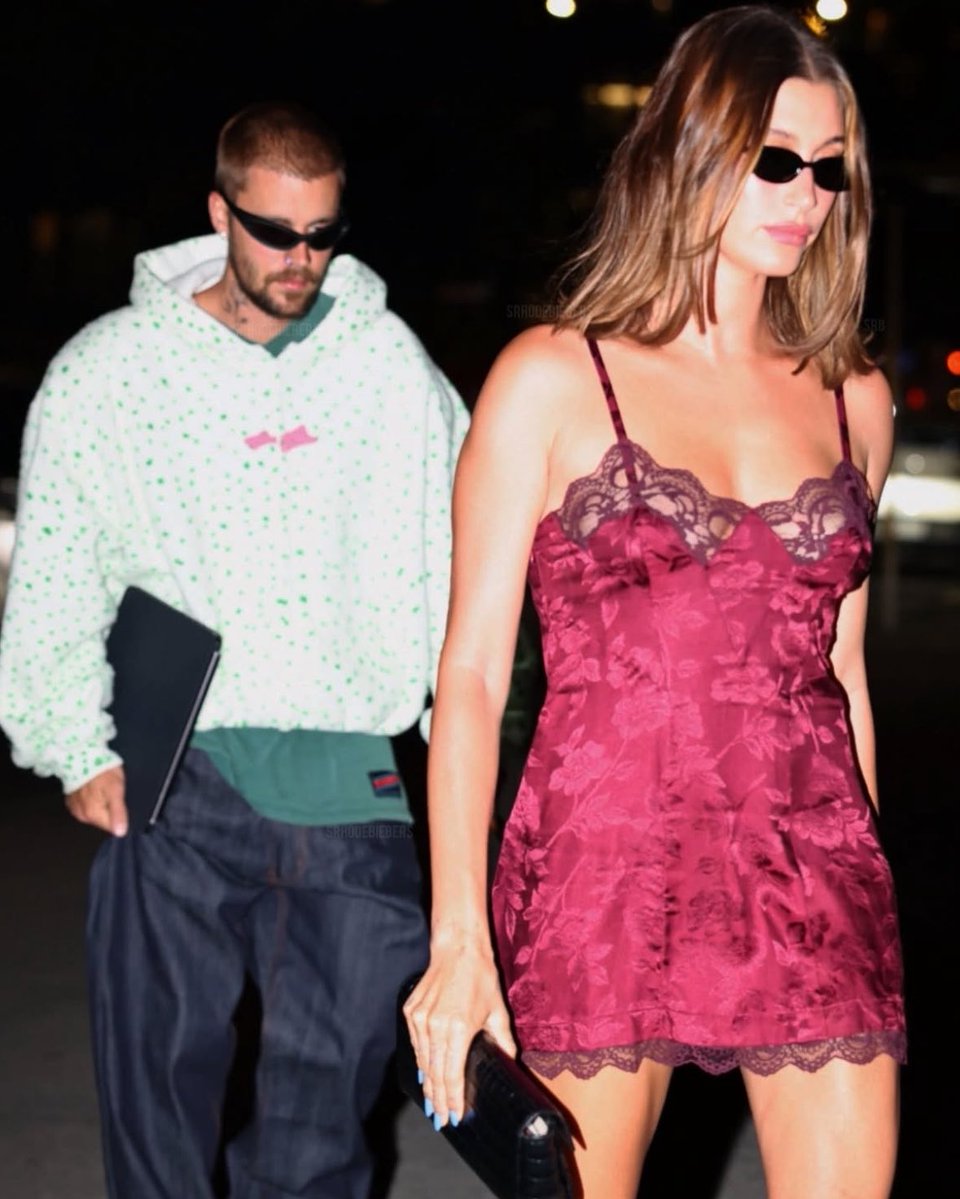 thebiebbers's tweet photo. olha os papais do jack saindo pra jantar https://t.co/n00TRmNb9U