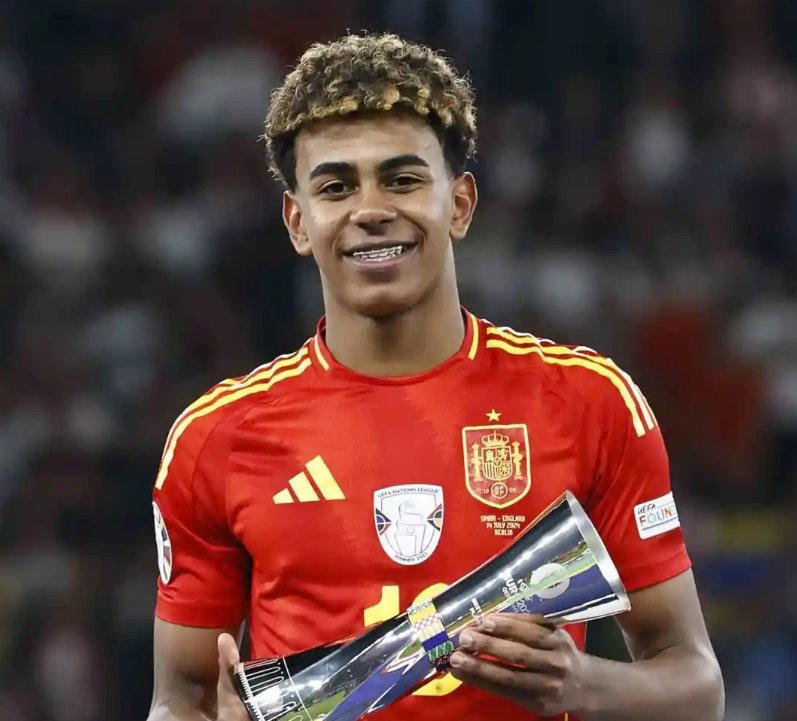maovigny's tweet photo. Yamal, a 19-year-old World Cup champion - next time, he'll be under 23. Being young is amazing, young + champion, just unstoppable. https://t.co/IIMoKNHsoU