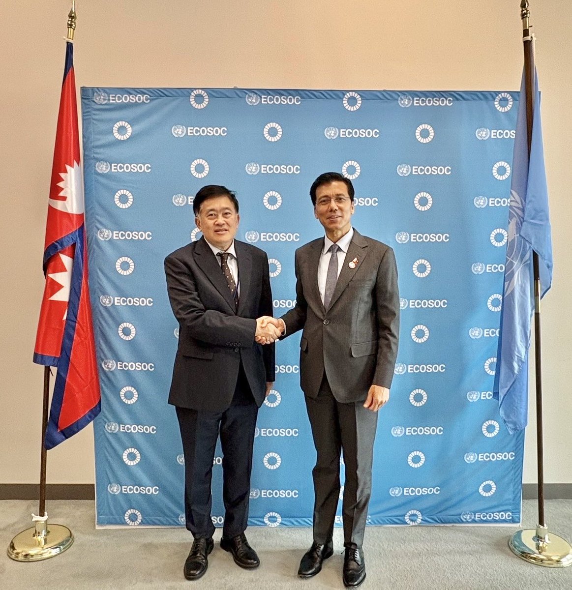 MFAThai's tweet photo. ทปษ.รมว.กต. อรรถยุทธ์ฯ พบหารือกับประธานและรองประธานคณะมนตรีเศรษฐกิจและสังคมแห่งสหประชาชาติ #ECOSOC ในห้วงการประชุม #HLPF2026 เกี่ยวกับการลงสมัครรับเลือกตั้งเป็นสมาชิก ECOSOC ของไทย วาระปี ค.ศ. 2029 - 2031 พร้อมแลกเปลี่ยนมุมมองการขับเคลื่อนวาระการพัฒนาที่ยั่งยืน และการเสริมสร้างบทบาทของ ECOSOC รวมทั้งยืนยันความพร้อมของไทยในการสนับสนุนการดำเนินงานของ ECOSOC ต่อไป (17 ก.ค. 2569)