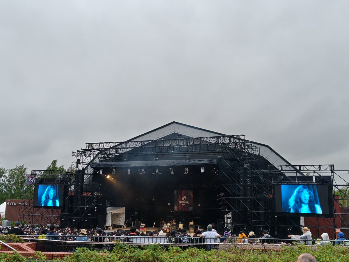 mask_36's tweet photo. JOIN ALIVE2026楽しかった！！
今回は終始雨が降って☔
高速移動は少なかったものの
色々な音楽に触れて楽しかった🤩

余韻に浸りつつ洗濯大会スタートです👕
野鳥の会とレインポンチョ最強でした
沼地でも強い味方
#JOINAIVE2026 #JOINALIVE　#ジョインアライブ https://t.co/W51bqV2gxN