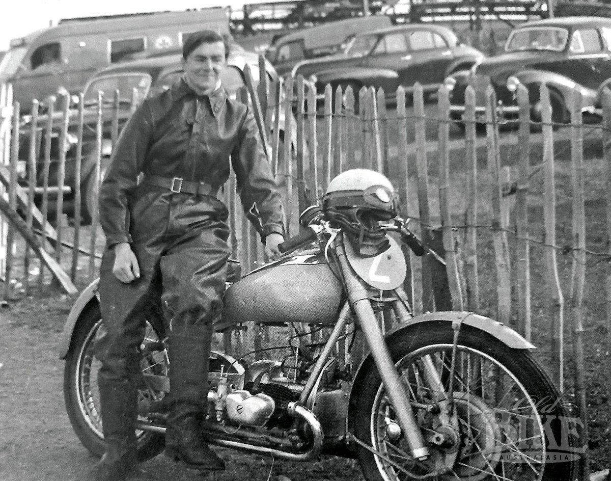 Moto_History's tweet photo. The UK Douglas flat four influenced the BMW boxer in the early years. #britishmotorcycles #boxerengine #factoryracer #racingmotorcycles #motorcyclesofthe1950s https://t.co/vYerz1Bg2q