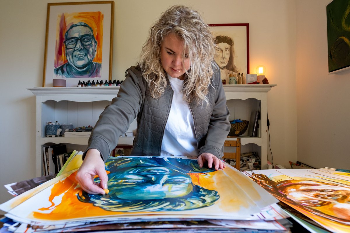lotlmedia's tweet photo. Meet Stacey Bennett, the artist behind “Lesbians of Australia,” a powerful series of 100+ hand‑painted portraits celebrating lesbian + queer women. 📸 Photography by Maya Suhiato Read the full story: https://t.co/nXvpT38kM1 #LesbiansOfAustralia #QueerVisibility #LOTL https://t.co/yreegYLYjv