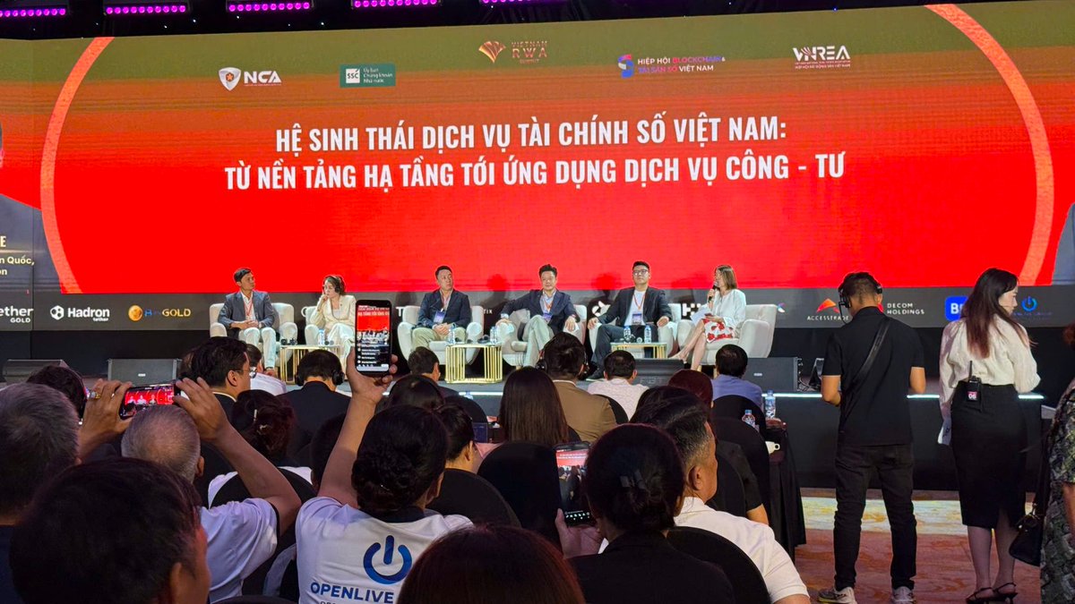apacdao's tweet photo. 150+ people. Full room. 

One big conversation on Vietnam's digital financial future 🇻🇳 

Our Founder @NicolenguyenEth moderated "Vietnam's Digital Financial Services Ecosystem" at Vietnam RWA Summit 2026 - with @solana Foundation, 1Matrix, @hashgraph, Onfa Fintech. https://t.co/w6ufxuc8wl