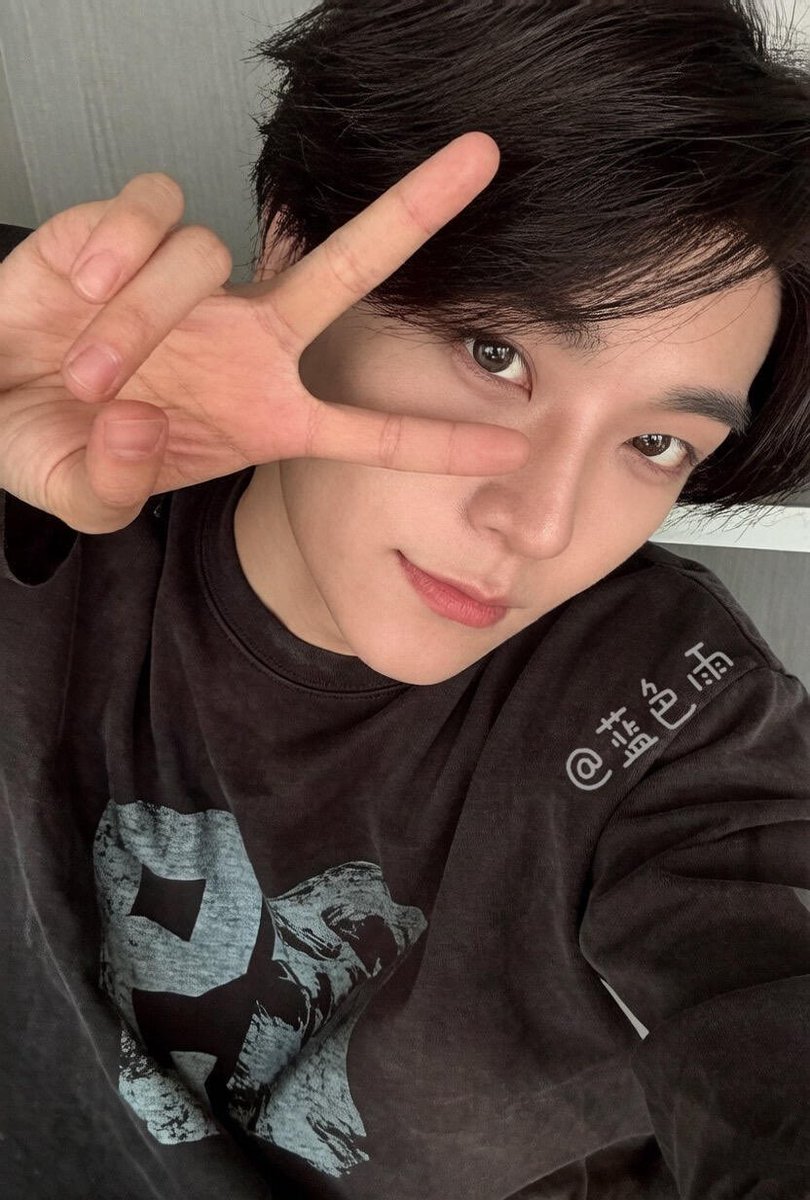 xinnongu's tweet photo. 씬롱이 엠플 온라인 쿠지 트레카 다 넘 이뽀다... https://t.co/KPYlCbJ3TB