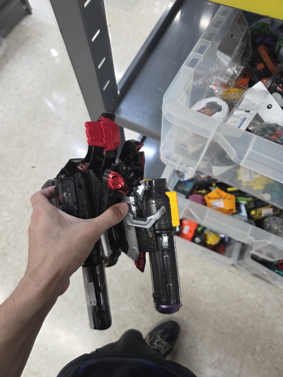 6qjdiBI3LeWg7sr's tweet photo. ハードオフにとんでもないもの売っててワロタww https://t.co/KOQOaxhc3w