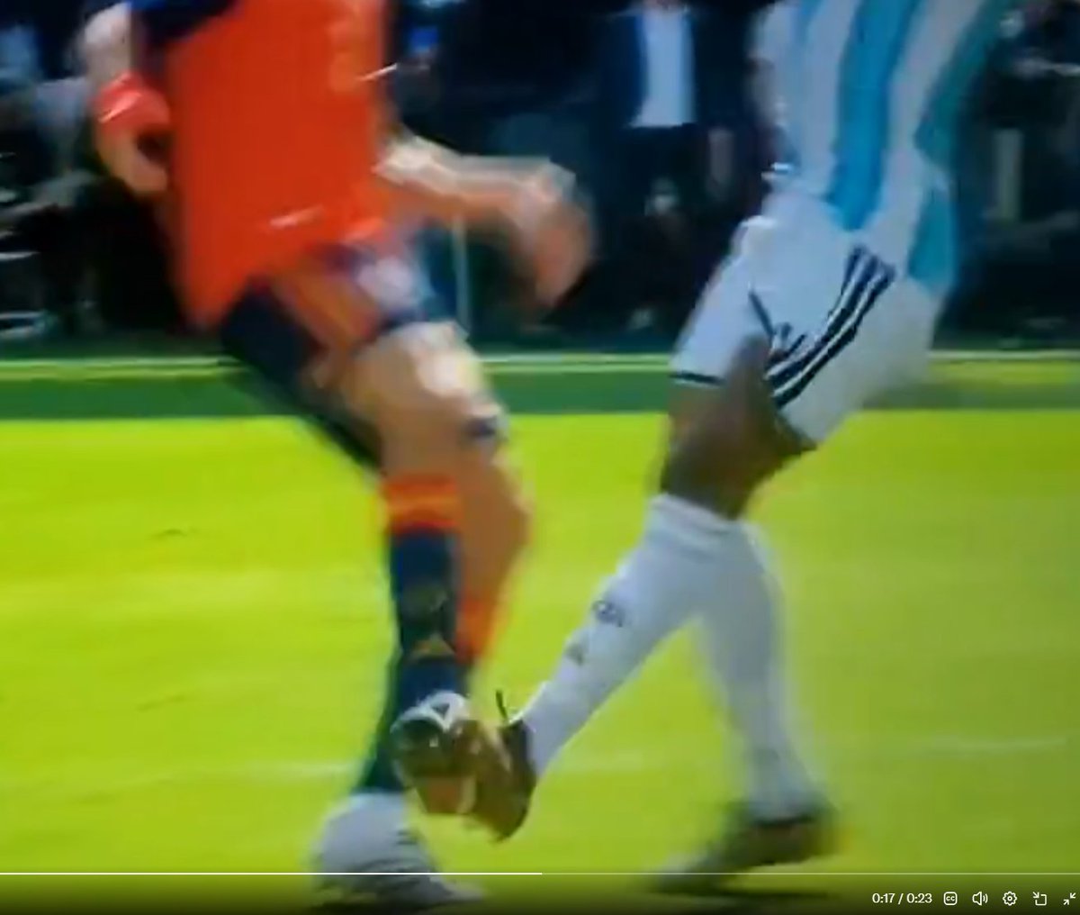 XGabitooh's tweet photo. @AilenLedessbxl @momentoviral Jugando con trampas y sucio ganan, les salio un equipo de primera linea y hay quedaron, no tocaron el arco español en todo el juego, son una BASURA ewuajajajajajjaja https://t.co/9QiaGD0vmg