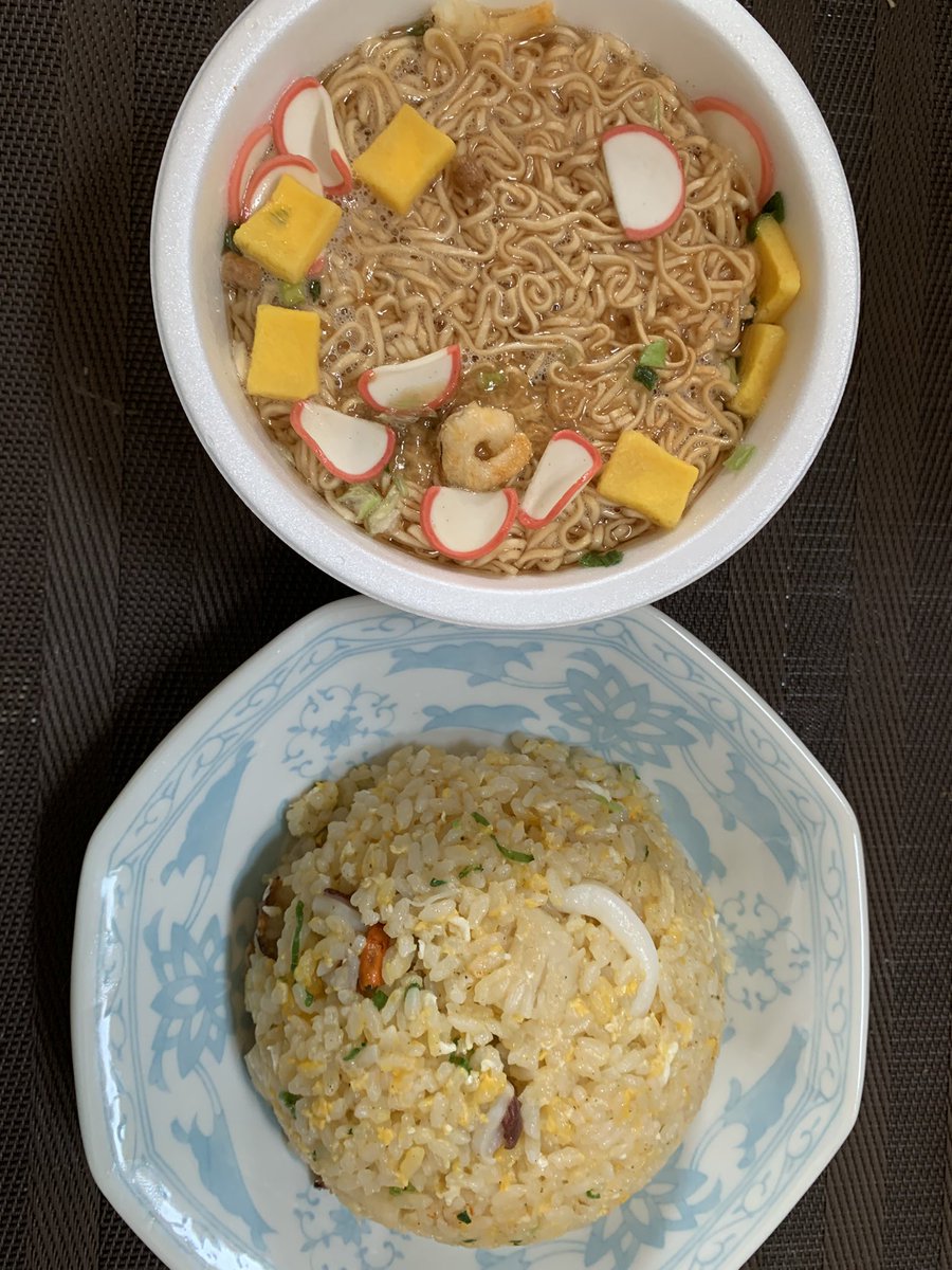 skanayaneko's tweet photo. ラーメン海鮮炒飯セット完成、いただきます🤗 https://t.co/UoDQnhkJtC