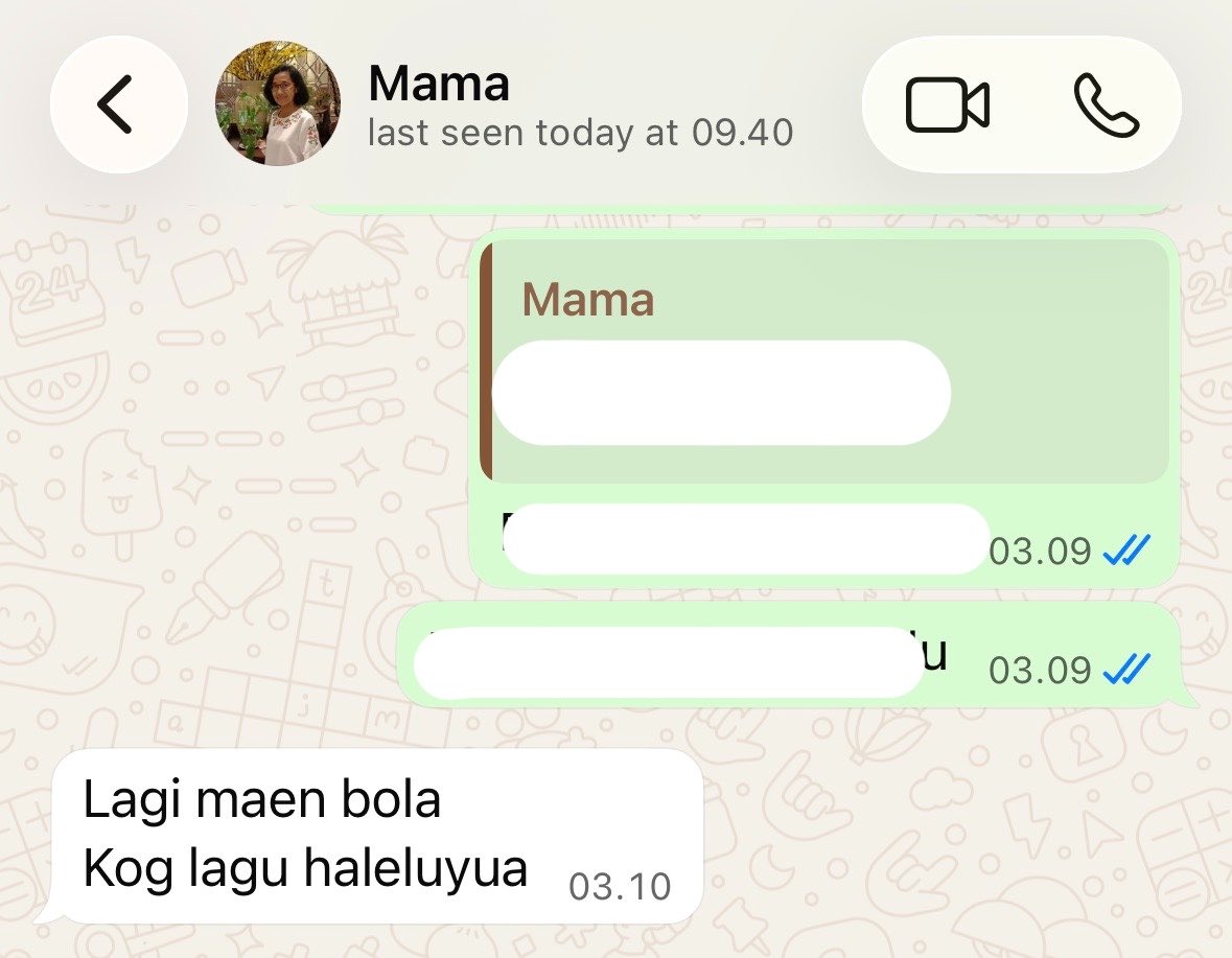 femyparinussa's tweet photo. World Cup has always been a core memory for each of us growing up💜

Anaknya happy Spain leading the game, meanwhile si ibu kasihan Argentina diserang mulu 

Half time show, dynamite jadi dinamaic. Nge-roasting Bieber udah kayak bapak2 sama ngapain nyanyi hallelujah juga parah🤣 https://t.co/NUdmxslVWG