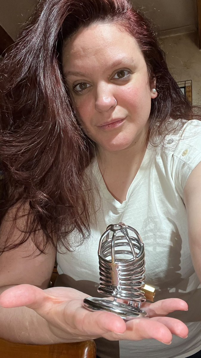 89GoddessLilith's tweet photo. Shall we start practicing for October? 😈
#locktober #chastity #goddess #mistress https://t.co/bRSmXvAdVZ
