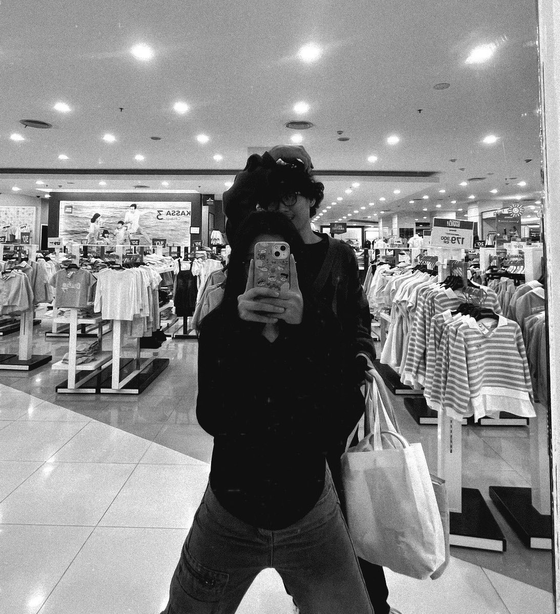 phiaclouds's tweet photo. forever thingy https://t.co/AeLoWEdcv9