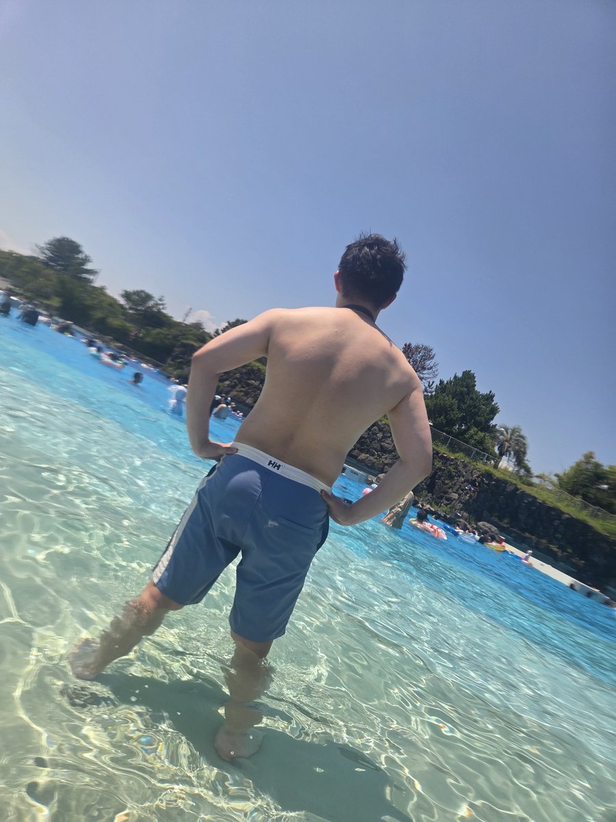 kumap00's tweet photo. プール効果すごい https://t.co/hOJ5CavCVb