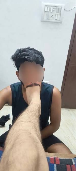 sinirsizmaster's tweet photo. Sağlam işkence dayak ağza sıçma işeme ayak yalatma tassaklarimla sikine vurma isteyen İstanbul'da yasayan yeri olan sağlam finansal ve sınırsız gerçek köleler yazsın https://t.co/7XVszg1MJD