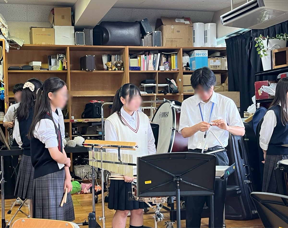 abiko_brass's tweet photo. 7月18日(土)
小金高校の皆さんと合同練習をさせていただきました🎺🥁

小金高校の皆さんのレベルの高い演奏や一音一音への意識から多くのことを学び、新たな練習課題を見つけることができました！💡💭

コンクール前の貴重な時間を割いて温かく迎えてくださり、本当にありがとうございました🌼 https://t.co/0z61qkrbUc