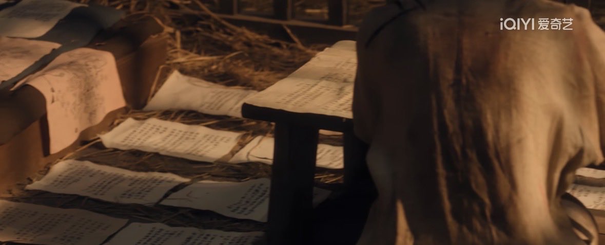 ncybear's tweet photo. #keytothephoenixheart ep22

jokes aside tho this scene was so sad to watch. with eyes that can barely see in dim light and a body full of injuries from torture, he insisted on writing something—the beifu army reform proposal along with military strategy manuals 

he knew his body had reached its limit. if he were to suddenly die, then even without xiao wuyi, the northern campaign would at least still have a fighting chance. the great ye cannot be without xiao wuyi T~T
#xiaowuyi #houmingaho