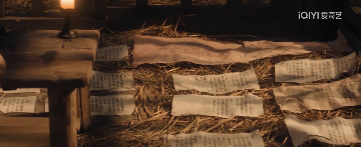 ncybear's tweet photo. #keytothephoenixheart ep22

jokes aside tho this scene was so sad to watch. with eyes that can barely see in dim light and a body full of injuries from torture, he insisted on writing something—the beifu army reform proposal along with military strategy manuals 

he knew his body had reached its limit. if he were to suddenly die, then even without xiao wuyi, the northern campaign would at least still have a fighting chance. the great ye cannot be without xiao wuyi T~T
#xiaowuyi #houmingaho
