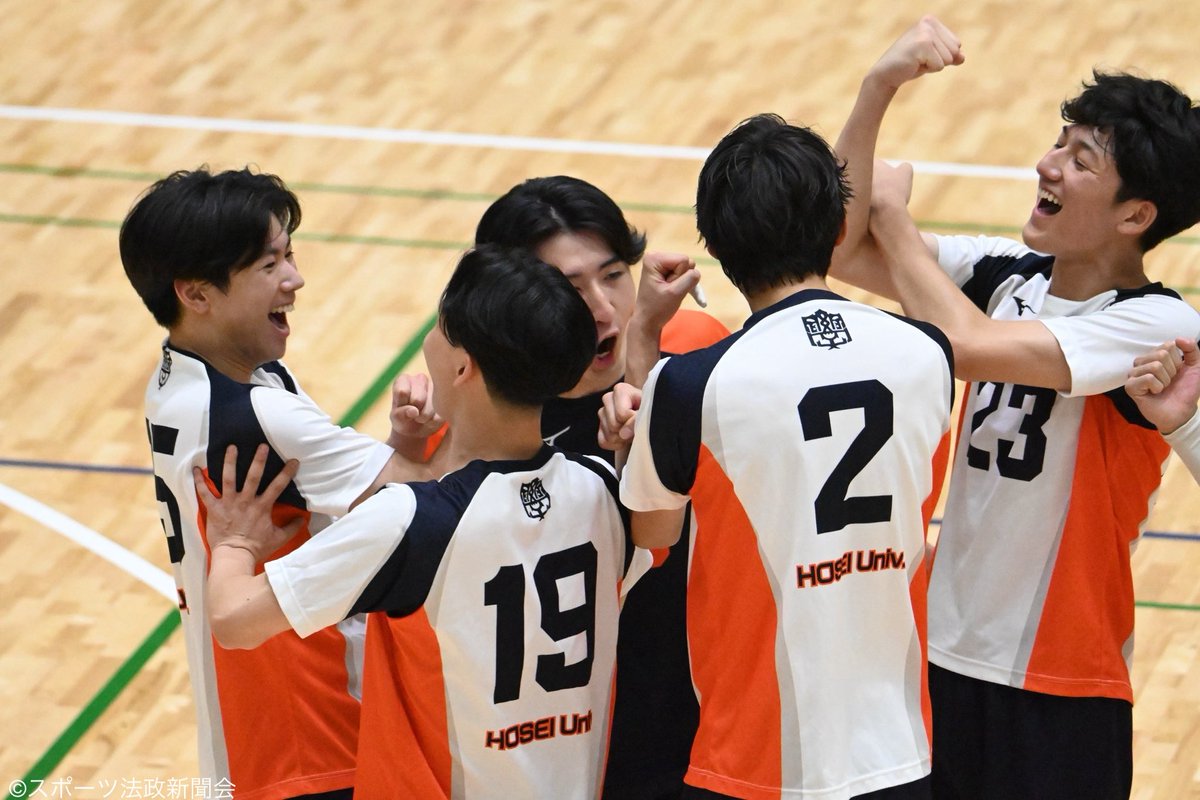 spoho11's tweet photo. 【バレー】《天皇皇后杯東京都予選会 準決勝 対日体大》
▼試合終了
●法大1ー2日体大（25-22、13-25、18-25）
★流れを呼び込むことができず準決勝で敗れ、2年連続優勝とはならなかった
#法政 #バレーボール https://t.co/JD0Y1jNKWq
