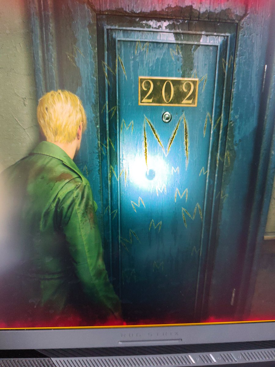 JamesCageWhite's tweet photo. I'm playing silent hill 2, there's a M door there https://t.co/LQjFRRyI7l