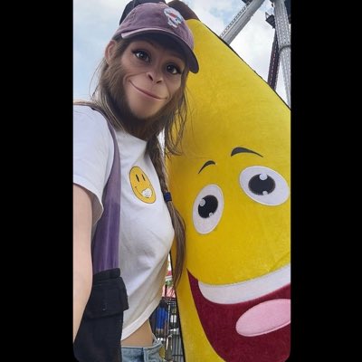 Lady_Standby's tweet photo. I want all the bananas 🍌 $AMC 
#NewProfilePic https://t.co/HiwwUgBVBa