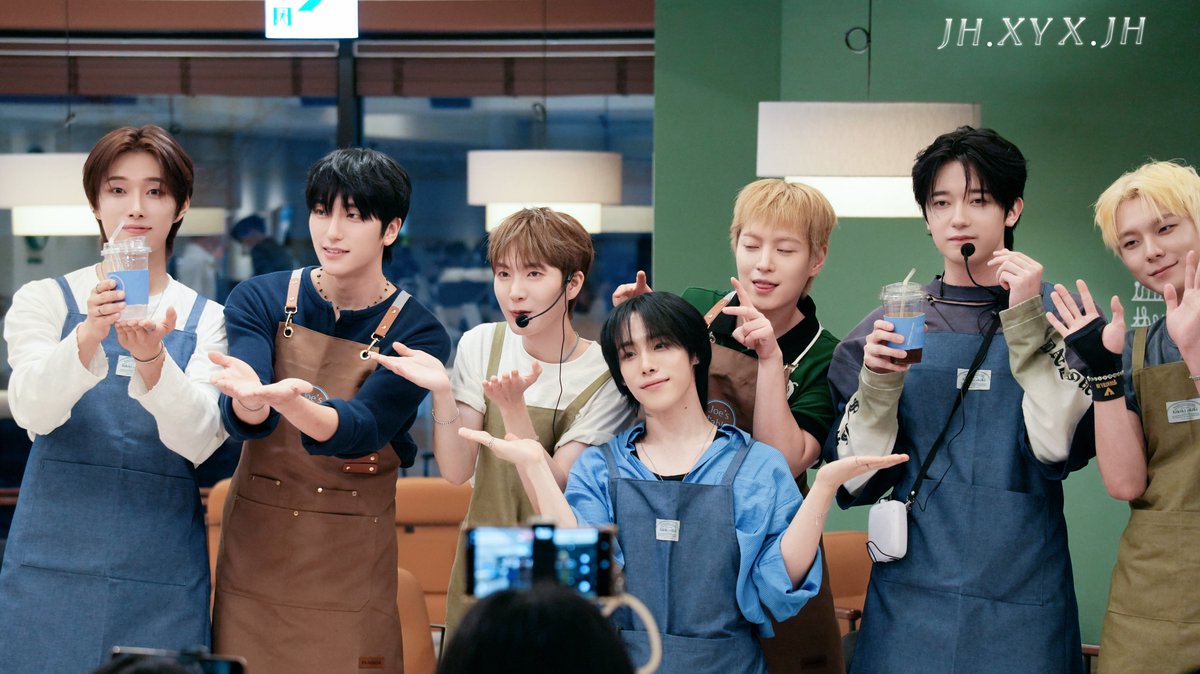 uu1996yuxuan's tweet photo. 260711 Cafe Event
💚一起度过的愉快时光💕
#OMEGA_X #오메가엑스
#JAEHAN #김재한
#세빈 #SEBIN #휘찬 #HWICHAN
#젠 #XEN #제현 #JEHYUN
#케빈 #KEVIN #예찬 #YECHAN https://t.co/98C83YePlR