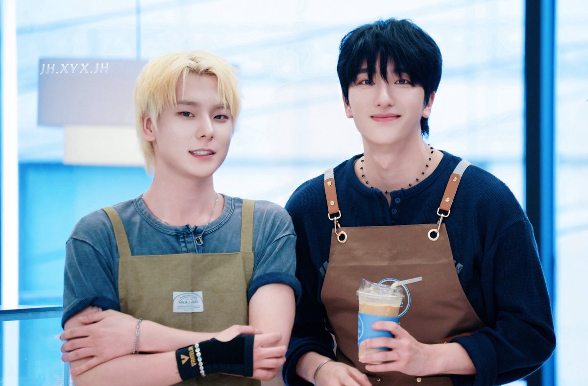 uu1996yuxuan's tweet photo. 260711 Cafe Event
💚一起度过的愉快时光💕
#OMEGA_X #오메가엑스
#JAEHAN #김재한
#세빈 #SEBIN #휘찬 #HWICHAN
#젠 #XEN #제현 #JEHYUN
#케빈 #KEVIN #예찬 #YECHAN https://t.co/98C83YePlR