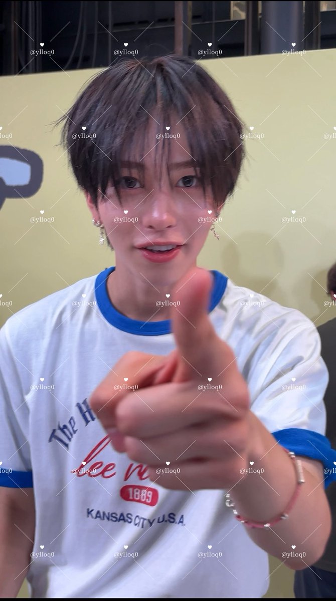 ylloq0's tweet photo. 福岡リリイベで初めましてしたあきとくん( ᴖ ̫ᴖ )♩
めちゃくちゃイケメンでド沼( i 𖥦 i )
武道館行くって伝えられた！( ᐡᴗ ̫ \ᐡ)♡

 #VIBYとおしゃべり https://t.co/WW2ofdWy0a