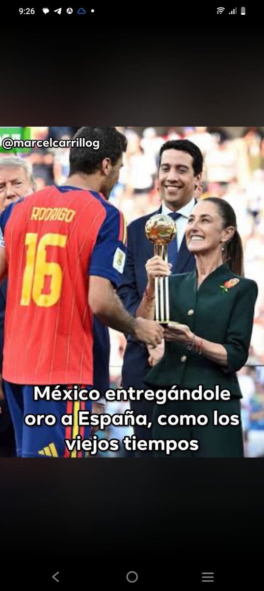 AlfredoBS_'s tweet photo. @bethcastilloo Si verdad?
No fué al azteca a ver a su gente festejar.. Pero si va a EUA  a ver festejar al Rey de España https://t.co/y69Lh17EJ0