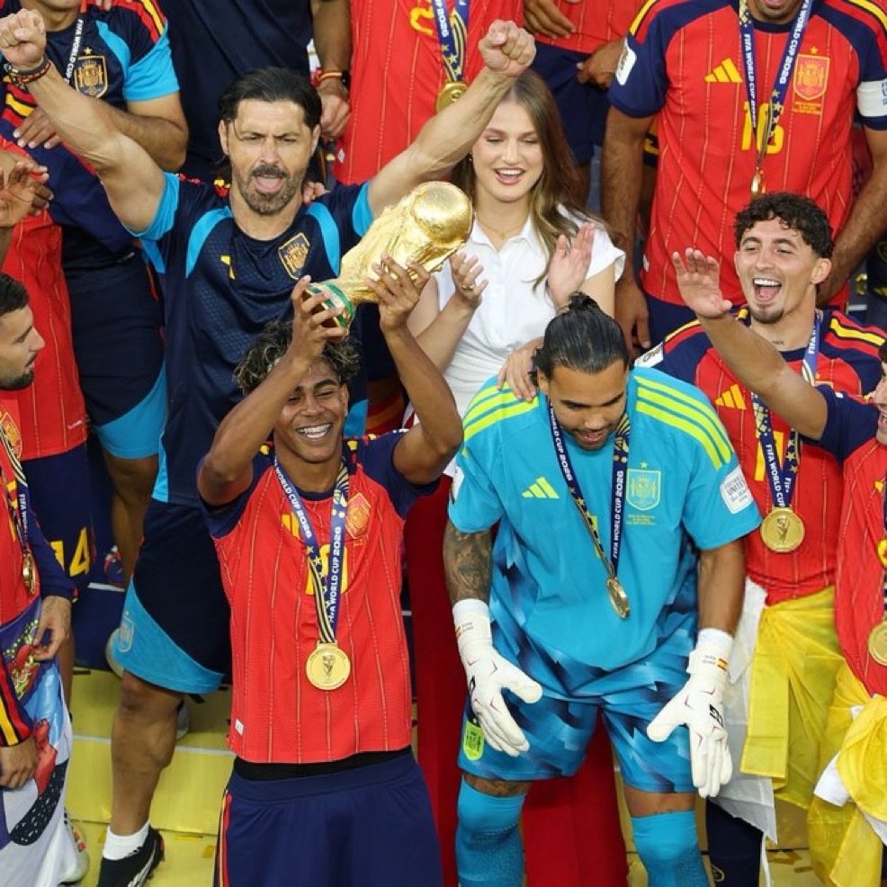 BhatEmraan789's tweet photo. Praise to be Allah . 
#Spain🏆🥇🎗️ https://t.co/oFqmJPlN7s