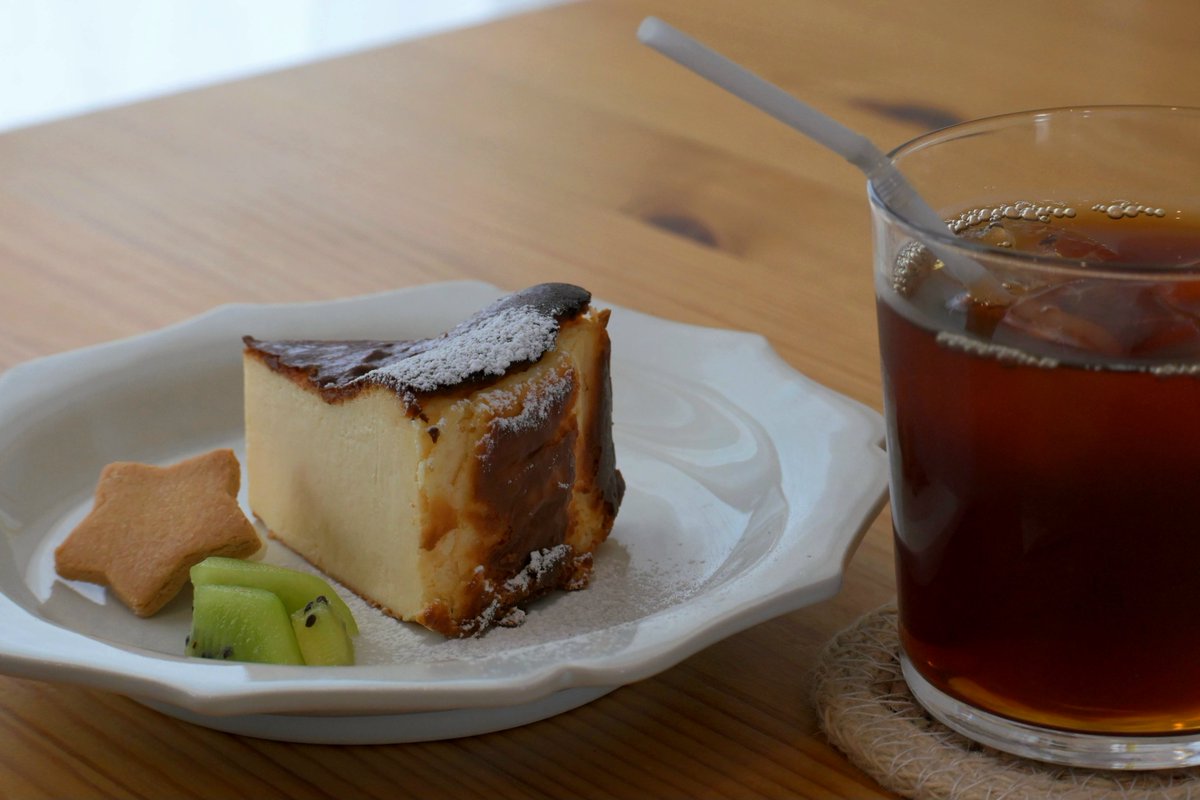KuraYamicoffe's tweet photo. こんにちはです！！✨
暑すぎて今日は豊後豊岡にあるカフェに行ってきました！✨

すごく落ち着く空間で美味しいコーヒーとデザートでした！(●´ω｀●)

暑い日には皆さん無理しないでくたさいねー
、
、

、
にしても暑すぎ、、、(;´∀｀)💦 https://t.co/mw24qY1nv6