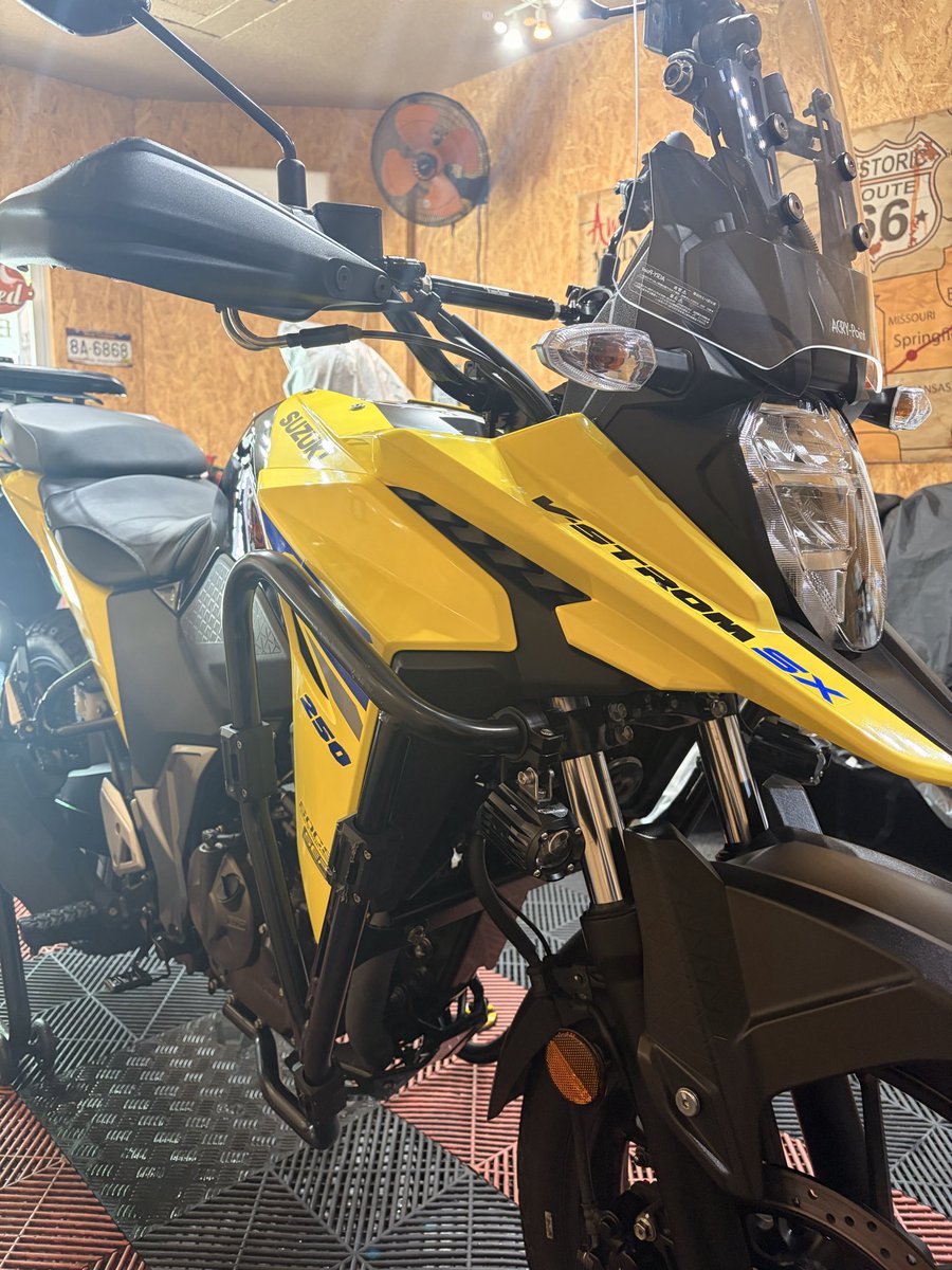 bikelean's tweet photo. Vストローム250SXの7回目のリピーターのお客様で泡洗車させて頂きました🫧

わざわざ八王子市からのご来店誠にありがとうございました🙇

https://t.co/S1AUuWJ6JQ
https://t.co/MwCFCmpK4F…
#bikelean #バイクリーン #洗車 #バイク洗車 #バイク洗車専門店 #バイク洗車場 #富士見市 #バイク好きと繋がりたい #バイク乗りと繋がりたい  #flhx #xl883 #z1100 #vストローム250sx