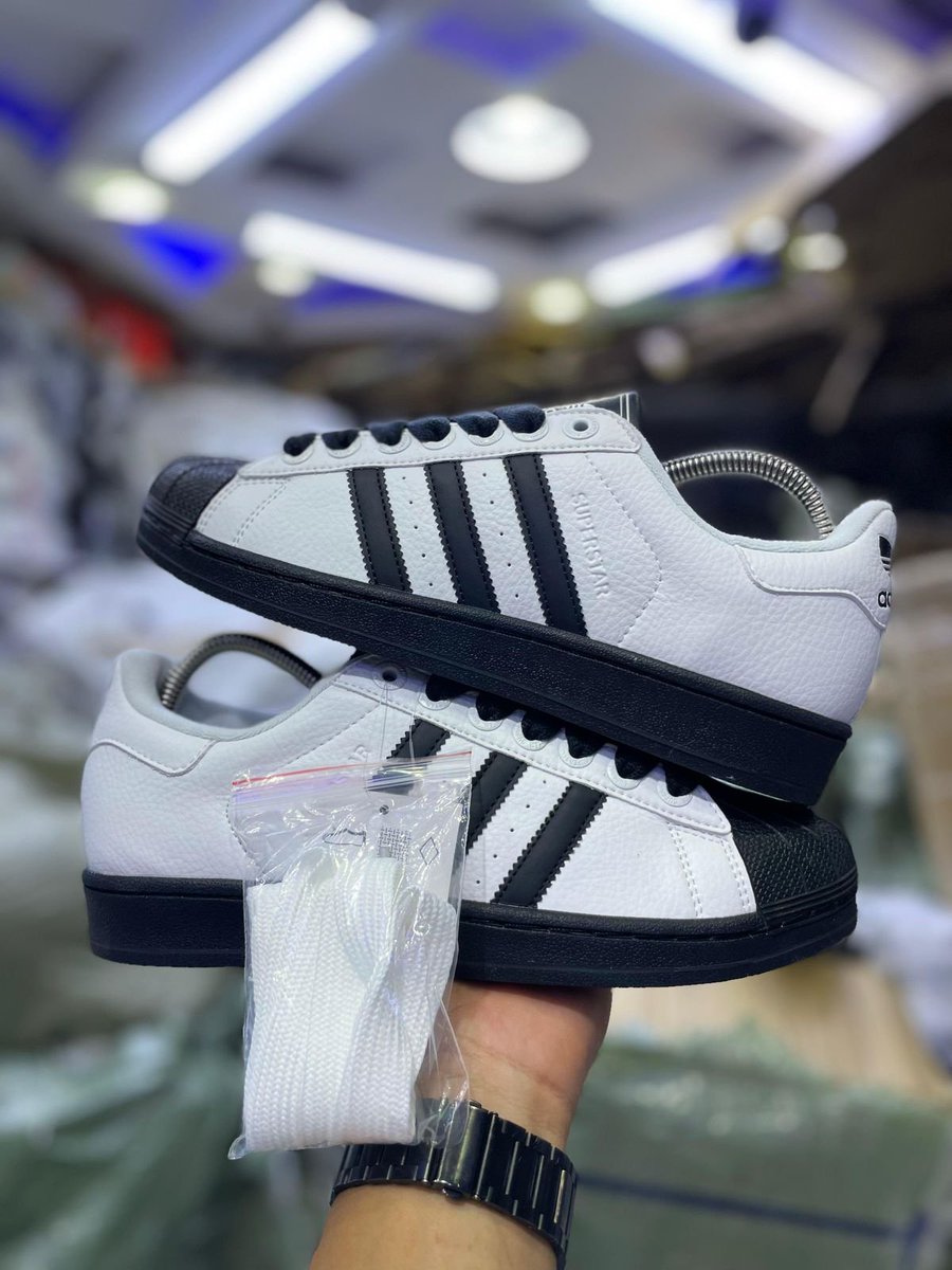 JimmieMuriuki's tweet photo. Another week to plug you with your favorite sneakers... Call /text 0795462420 for inquiries https://t.co/sAOfax2oVt