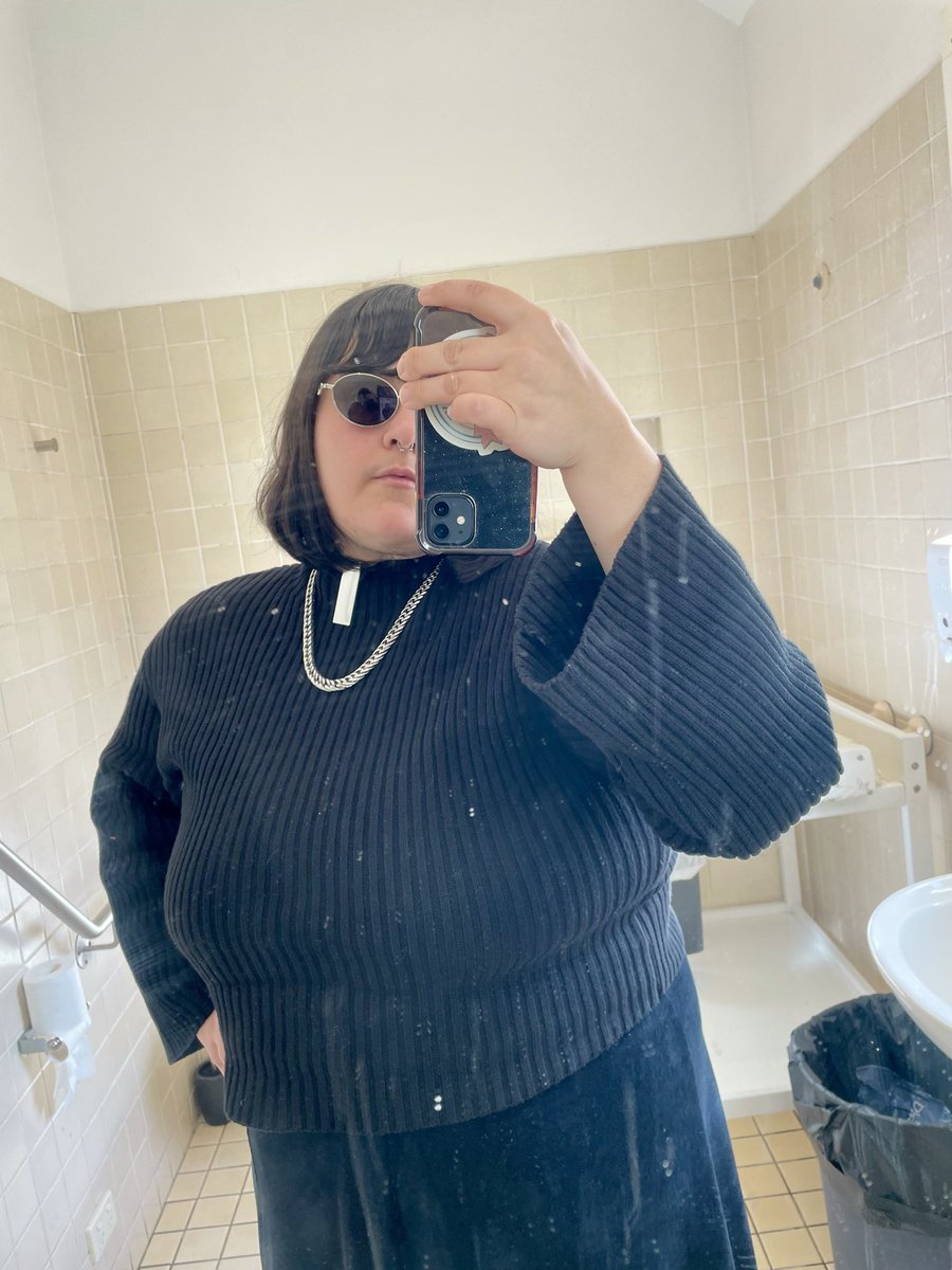FuriousJupiter's tweet photo. no other feeling like sitting on the toilet watching yourself piss in a full body mirror https://t.co/AL7iMG37S9