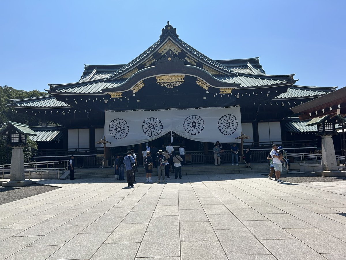 apache546's tweet photo. 靖国神社参拝。 https://t.co/2rpsQIfyF1