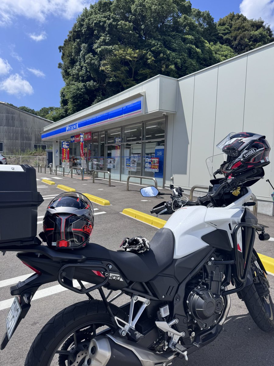 Zapr09's tweet photo. ご刻印…九州コンプリート！ヾ(≧∇≦*)/ ﾔｯﾀ~!!!

思い出のLAWSON😊 https://t.co/K8NWmOrppP