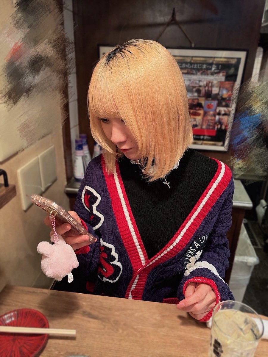 YOTTA0701's tweet photo. ◆ 出勤情報◆

りの(@yotta_rino) 20-5
なあ　　　　　　　21-5
るる(@yotta_ruru) 0-5

華金🍺今日も皆んなで飲むよー✊

[ 営業時間 ] 20:00 - 5:00
[ 場所 ] 新宿2-11-11 近藤ビル201

#新宿二丁目 #セクマイさんと繋がりたい #レズビアン #LGBTQ #ビアンバー #YOTTA #YOTTAでよった https://t.co/gK9GxiPLgn