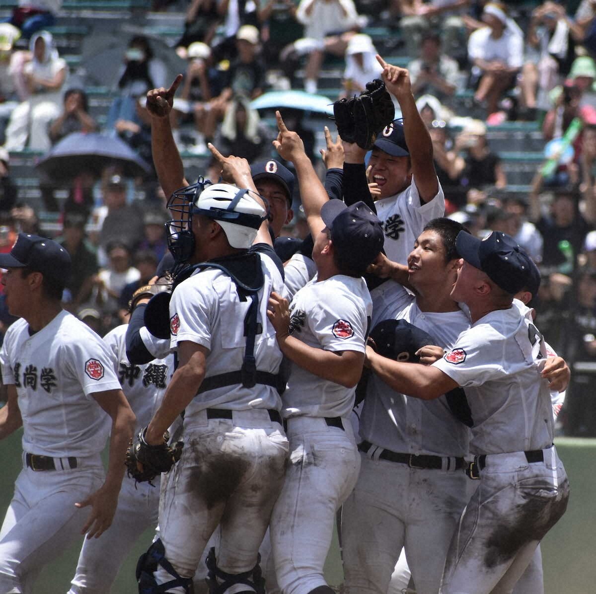 livedoornews's tweet photo. 【高校野球】沖縄尚学が接戦を制して連覇達成！昨夏日本一軍団が帰ってくる
https://t.co/HbpubpqD1Y

全国高校野球選手権沖縄大会決勝で、沖縄尚学は4ー3でエナジックスポーツに勝利。2年連続12度目の甲子園出場を決めた。昨夏の甲子園で日本一に輝いた沖縄尚学ナインが聖地に帰ってくる。 https://t.co/ugbCWgZsYK