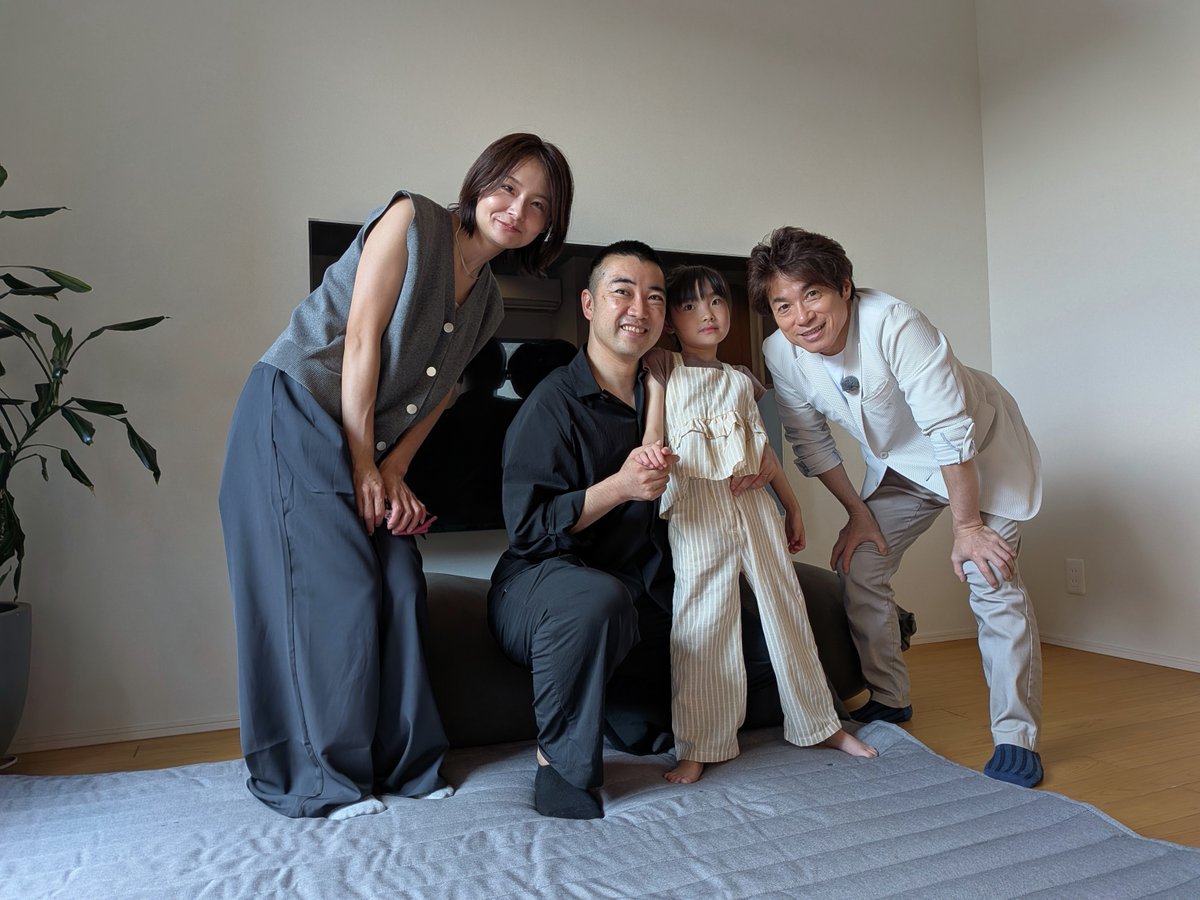 cbctv_oishi's tweet photo. 女児特有の難病「レット症候群」と闘うご家族を取材。小学2年生になった少女は、前回会った時より、力強いステップを踏んだり、階段の上り方もスムーズに。その時と変わった点は「学校での訓練」と「治験」
「もしかしたら、新薬の成果かも」期待と不安が交錯する胸の内を語って頂きました。 https://t.co/we7VJNxc7B